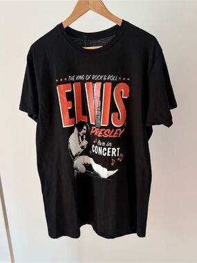 NEW Elvis Presley Live in Concert Black Graphic Tee